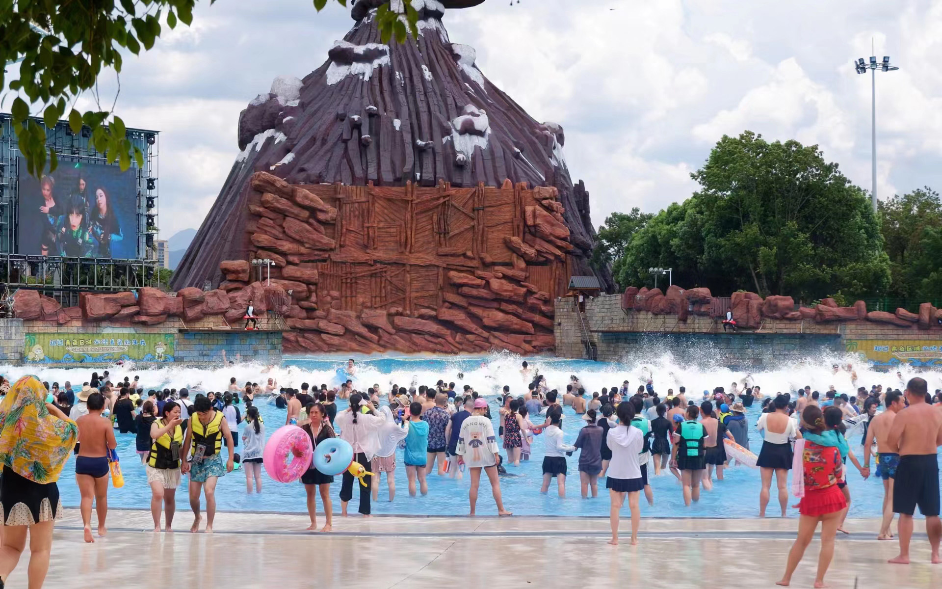 1692009822013017344.jpg 1692009822013017344.jpg