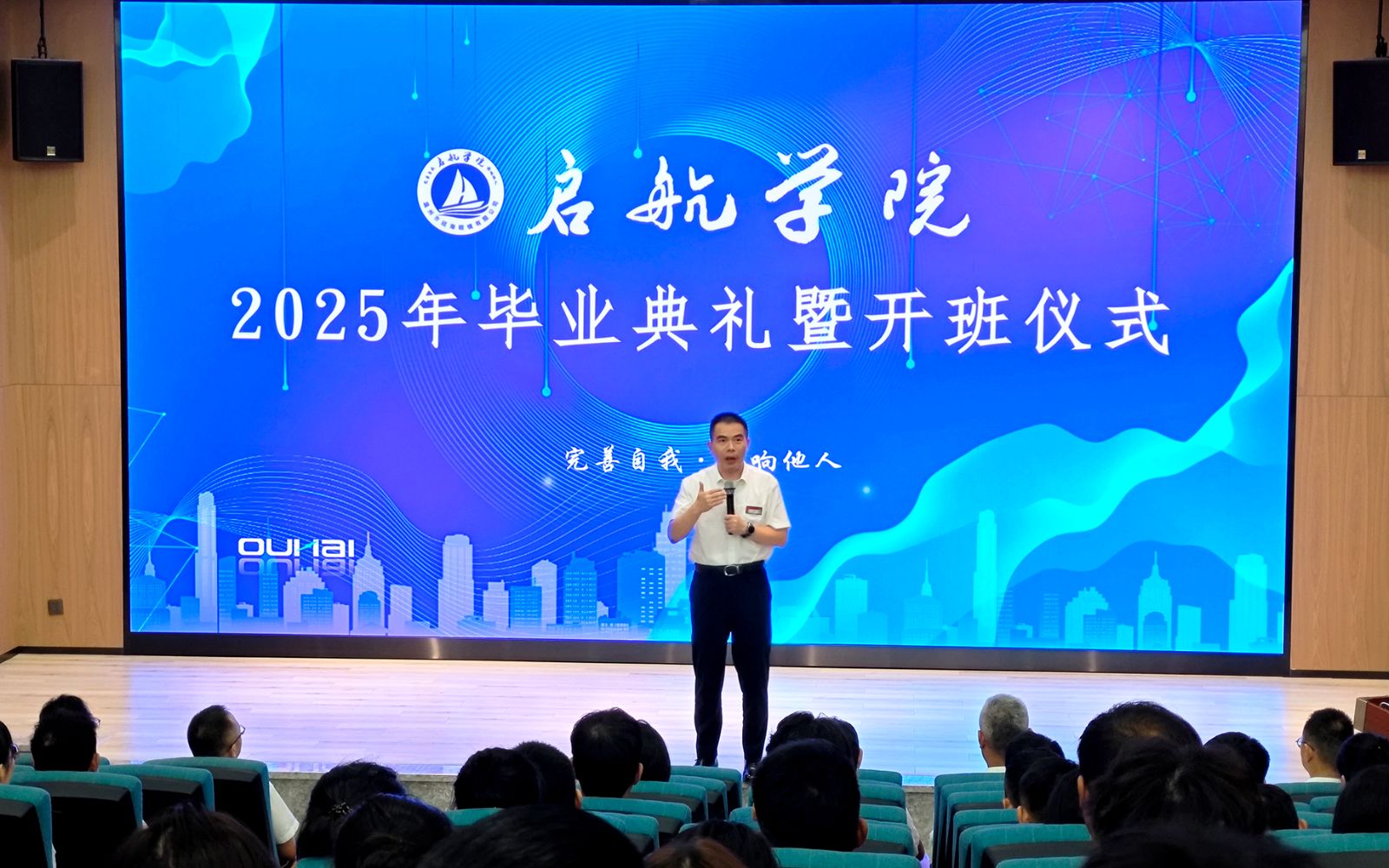 1760146151940028492.jpg 1760146151940028492.jpg